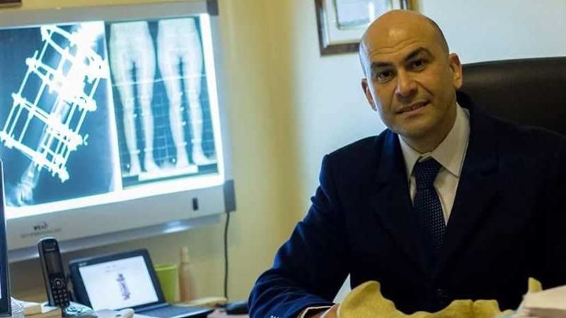 أستاذ جراحة عظام