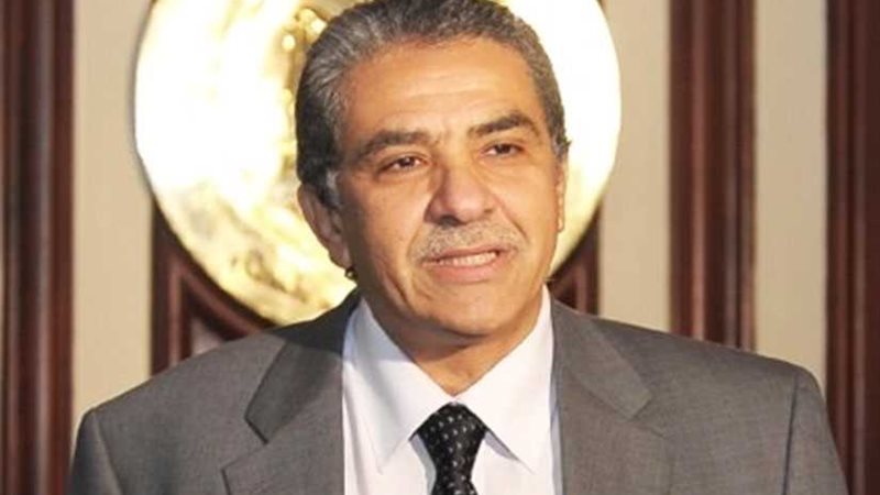 وزير البيئة يكرم