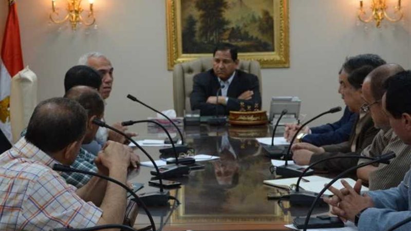 صقر  يحذر من تأخر