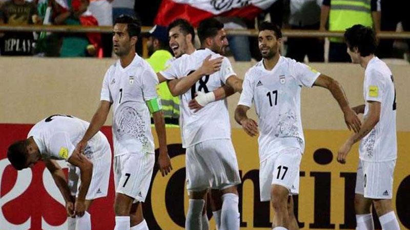 إيران أول منتخب يصل