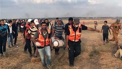 إصابة 100 فلسطيني بالرصاص الحي في قطاع غزة