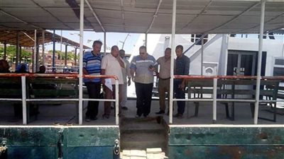 بالصور.. رئيس مدينة أسيوط يتابع المراسي والمعديات النهرية استعدادًا للعيد