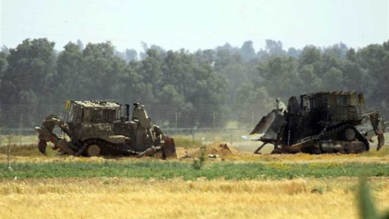 توغل 3 جرافات إسرائيلية