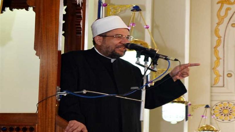 وزير الأوقاف يؤدي