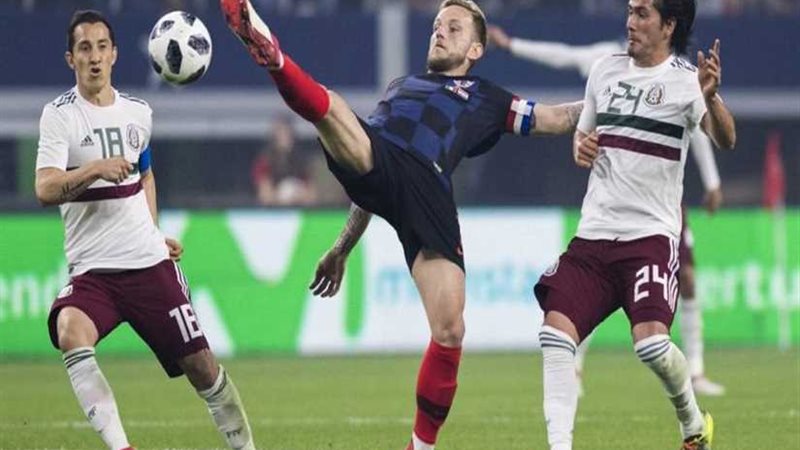 الدنمارك تفوز على