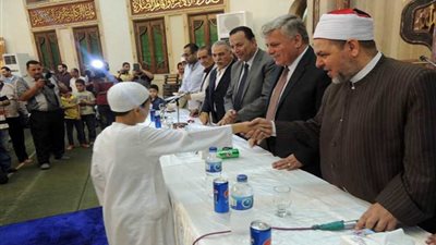 تكريم حفظة القرآن الكريم في احتفال المنوفية بليلة القدر