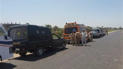 انقلاب سيارة نقل أموال بأسيوط وتواجد أمني مكثف.. صور