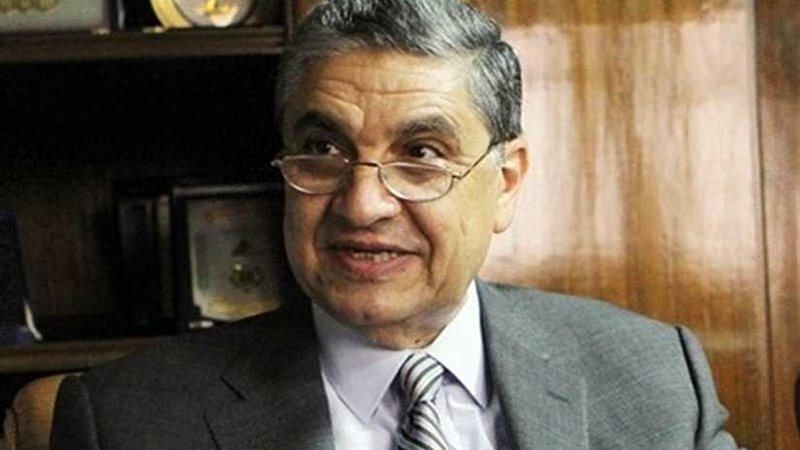 وزير الكهرباء يعقد