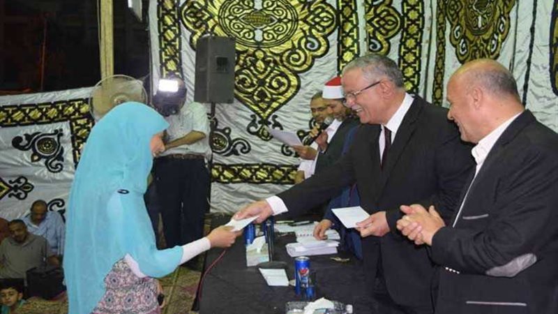 محافظ المنيا يكرم