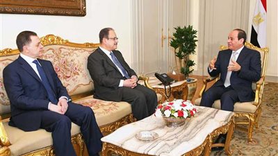 الرئيس يستقبل اللواء مجدي عبد الغفار