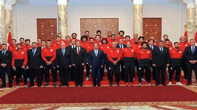 السيسي: فخور بالأداء الرجولي لأبناء المنتخب الوطنى