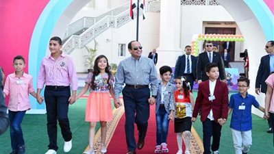 أبناء الشهداء في حضن الرئيس: لن ننسكم ولن نتخلى عنكم 