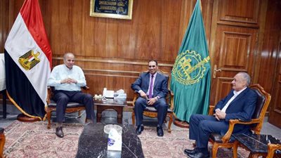 الكنيسة الإنجيلية تهنئ محافظ القليوبية بعيد الفطر المبارك