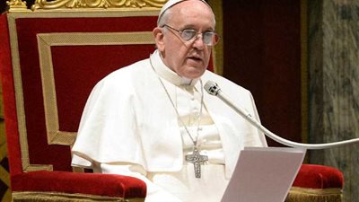 بابا الفاتيكان يدعو إلى إجراء مفاوضات بين الأطراف المتنازعة في اليمن