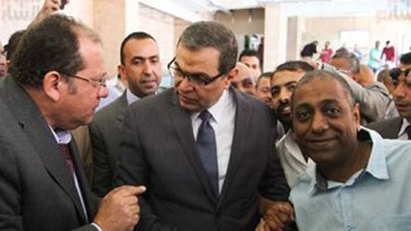 القوى العاملة: إعلان