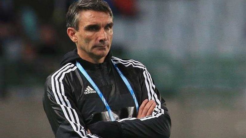 كارتيرون يعقد جلسة