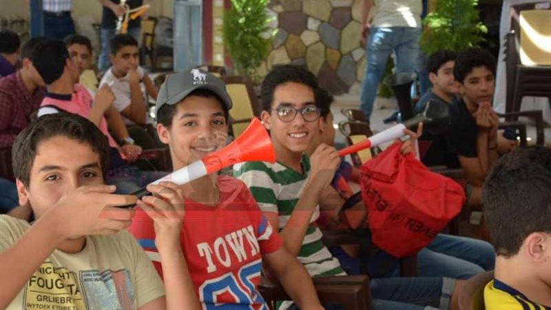 أهالي البحيرة يتوافدون