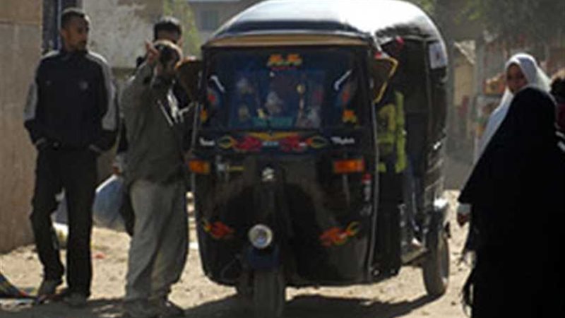 مصرع سائق توك توك