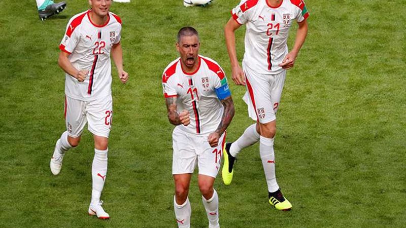 صربيا تقتنص أول ثلاث