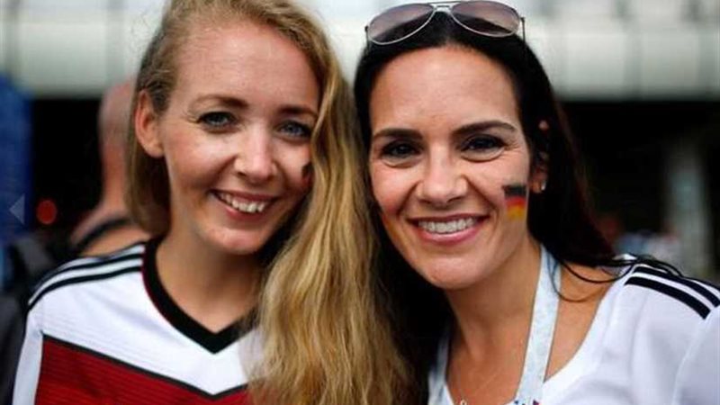 بالصور..المشجعات