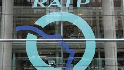 السفر مجانا لرضيع وُلد بمحطة مترو بباريس لسن الـ25