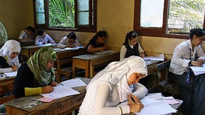 إغماء 4 طالبات خلال امتحان الفيزياء بأسيوط