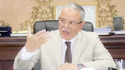 محافظ المنيا: مصادرة أي سيارة لا تلتزم بتعريفة الركوب