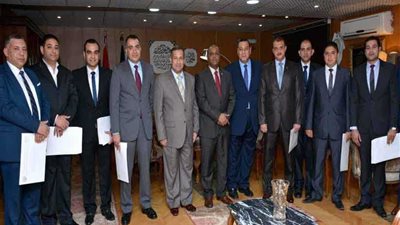 وزير الداخلية يكرّم ضباط مباحث الغربية