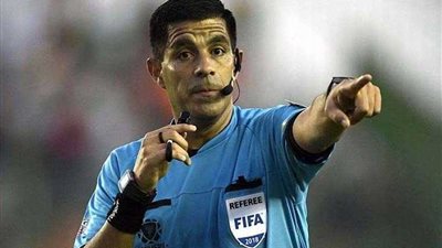 خالد بيومي للاعبي المنتخب: احذروا الحكم 