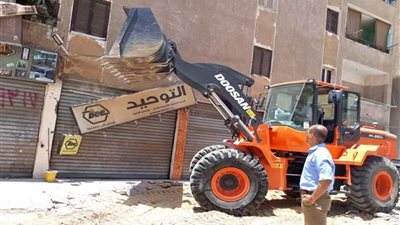 إزالة وتشميع وغلق وسحب عدادات المحال المخالفة بالقاهرة الجديدة