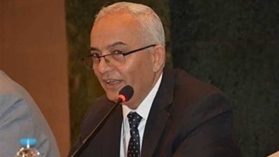 التعليم تتوصل لطالب نشر امتحان الرياضيات البحتة على فيس بوك