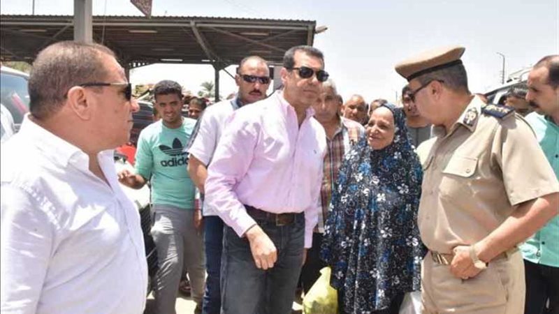 محافظ أسيوط في السيرفيس