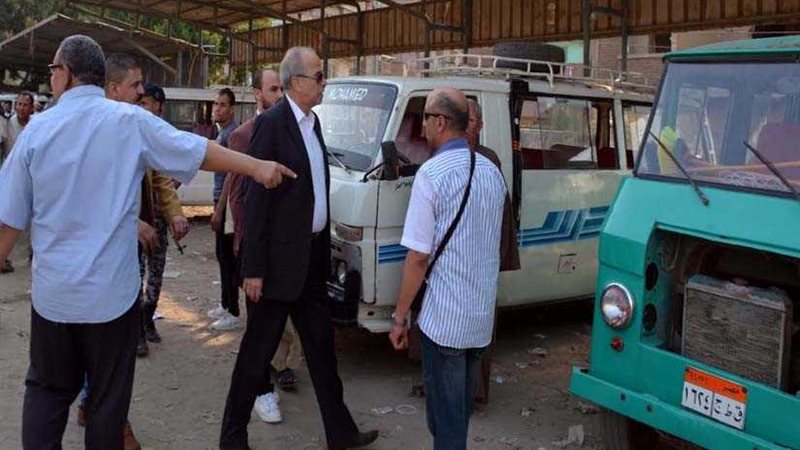 وضع 11 ألف ملصق على