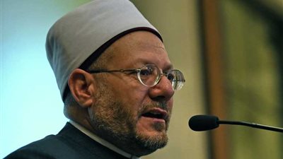 المفتى يعترض على أزهرى ضم آراء سيد قطب لرسالة دكتوراه.. ويؤكد: مصيبة كبرى