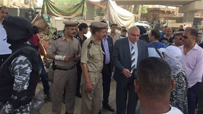 بالصور.. مدير أمن القليوبية يقود حملة إشغالات ببنها