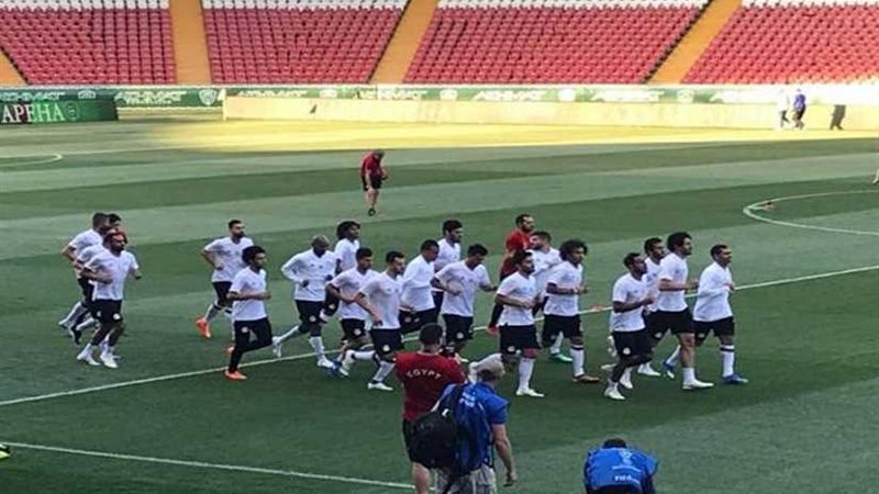 المنتخب يؤدي تدريبه