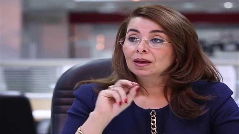 غادة والي تستعرض