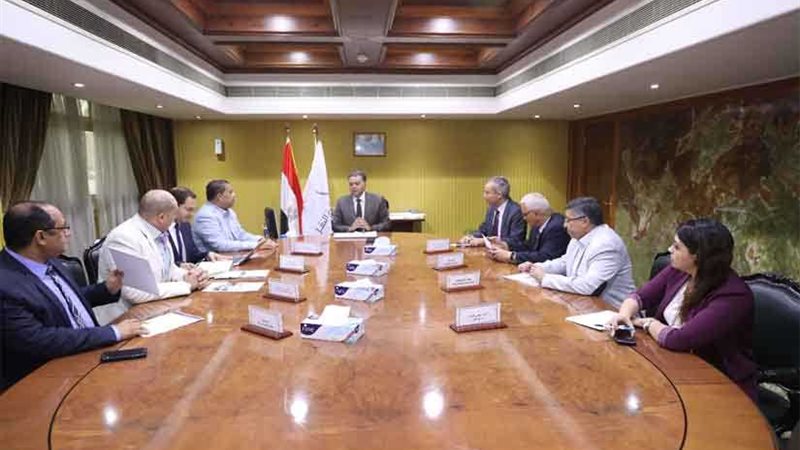 وزير النقل يبحث الحد
