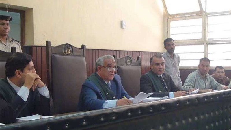 تنحي هيئة محكمة محامي