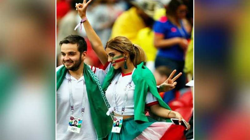 المدرجات تكشف زيف