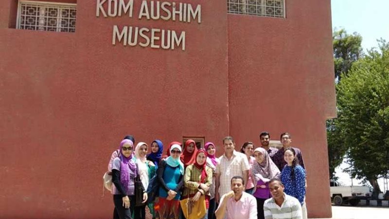 متطوعون للعمل داخل