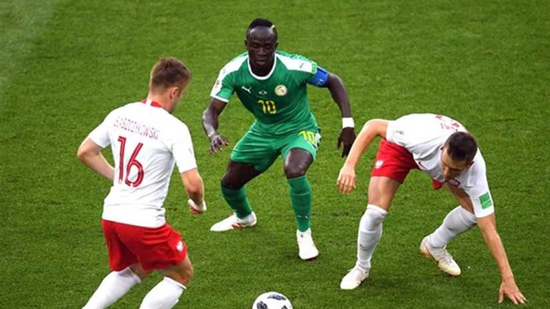 ساديو ماني يقود هجوم