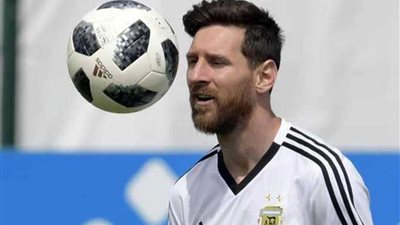 ميسي: لن أعتزل قبل تحقيق الحلم