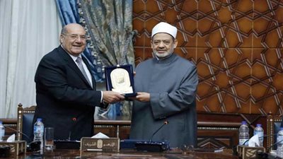 كواليس لقاء شيخ الأزهر ورئيس الدستورية العليا