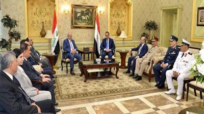 رئيس الوزراء خلال لقائه علاوي: مصممون على دعم التعاون بين مصر والعراق