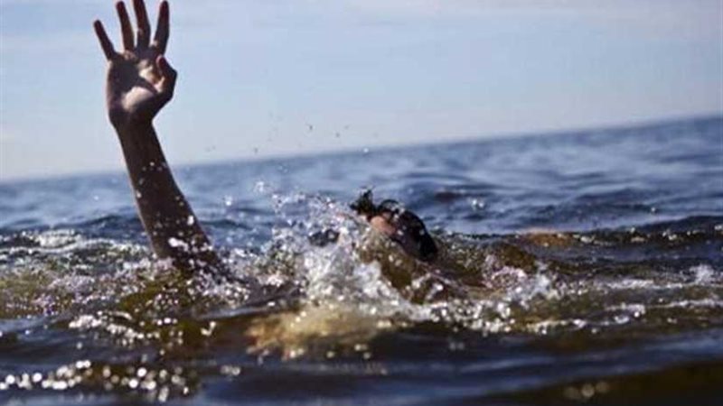 مصرع سائق غرقًا إثر