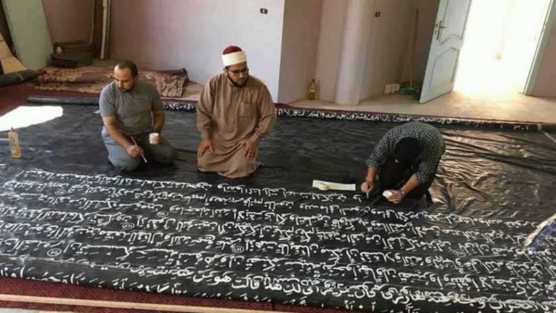 كتبه بخط يده.. خطيب