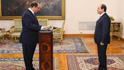 اللواء عباس كامل يؤدي اليمين أمام السيسي كرئيس للمخابرات العامة