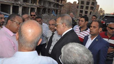 محافظ الجيزة يقود حملة لإزالة 5 عقارات مخالفة بأوسيم