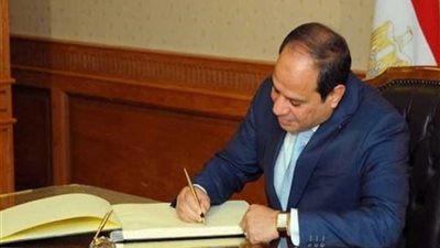 السيسي يصدق على تعديل قانون العمد والمشايخ